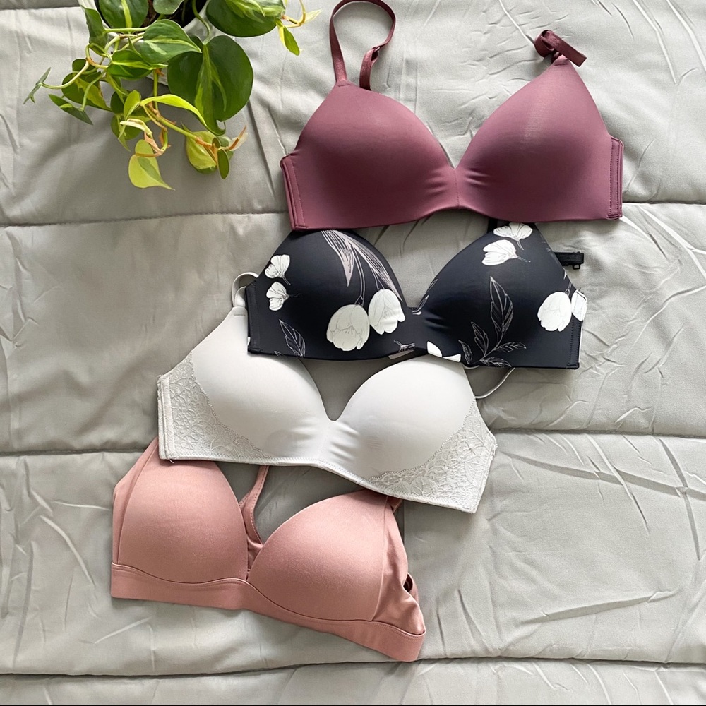 💕SET OF 4 WIRE FREE BRAS 💕